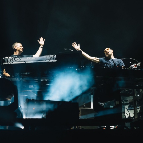 Chemical Brothers and Kraftwerk drive London wild at record breaking APE Presents Field Day – Music News