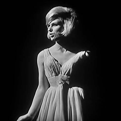 Dusty-Springfield-New-York-salute-with-Broadway-in-mind