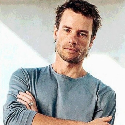 Guy Pearce Golden Heart video
