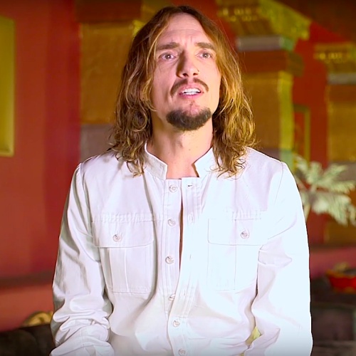 Justin Hawkins 'sings' the praises of vegan eating in new PETA video