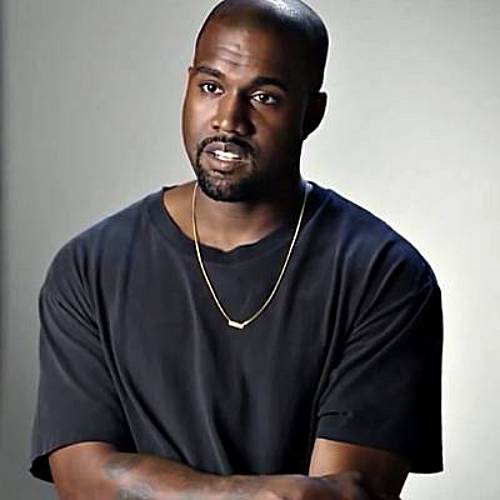 Kanye-West-freestyles-la-Facebook