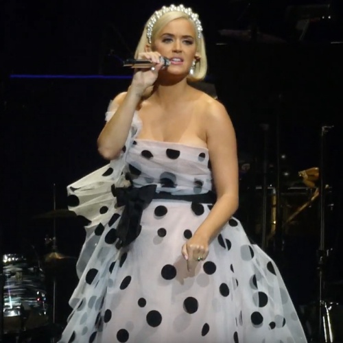 Katy-Perry-getting-serious-with-Mayer
