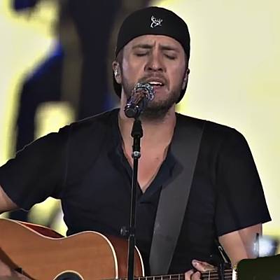 Luke Bryan: Confederate flag 'a symbol of racism'