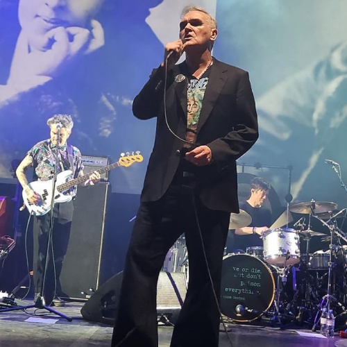 Morrissey still a hot ticket despite lack of industry support – Music News