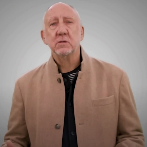 Pete-Townshend-apologizes-for-swearing-at-young-girl