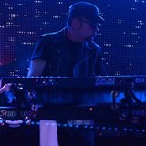 Queensryche-keyboard-player-suffers-heart-attack
