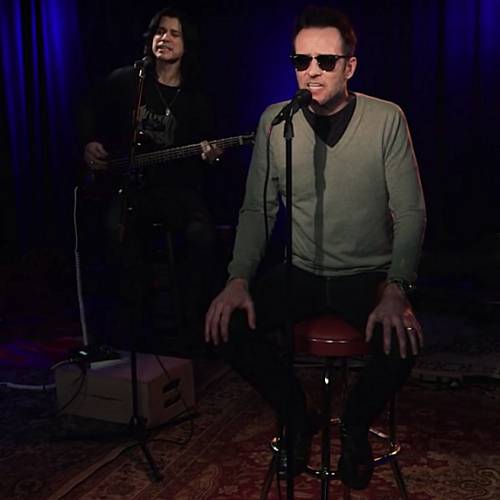 Velvet-Revolver-to-reunite-with-Scott-Weiland