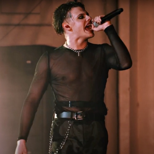 Yungblud: ‘I put on eyeliner because of Robert Smith’ – Music News