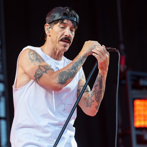 Red Hot Chili Peppers support ASAP Rocky at their headline show after rapper is late – Music News Red Hot Chili Peppers support ASAP Rocky at their headline show after rapper is late – Music News
