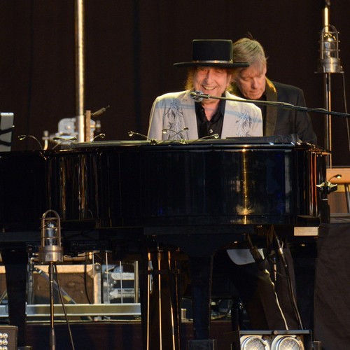Bob Dylan announces first UK tour since 2017 – Music News