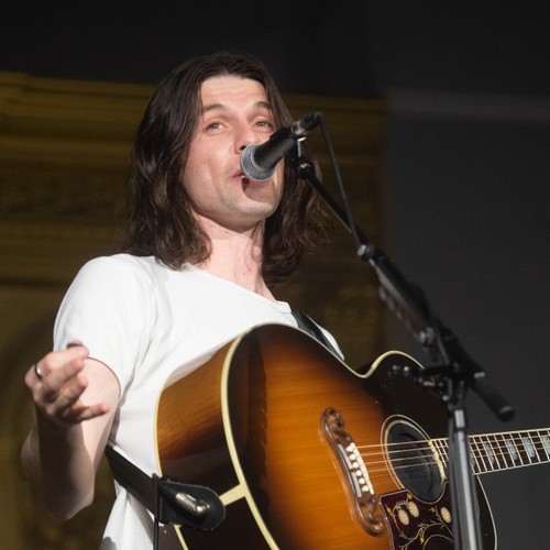 ‘This is gonna rattle some feathers’: James Bay talks his ever-changing looks – Music News