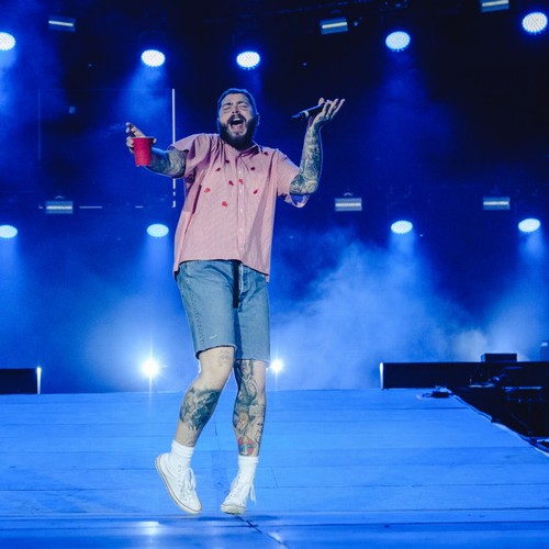 Post Malone cracks ribs after falling through hole on stage – Music News