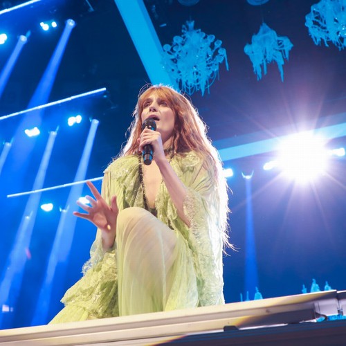 ‘I’m gonna eat this later’: Florence Welch has ‘bloody-severed hand’ thrown at her on-stage – Music News