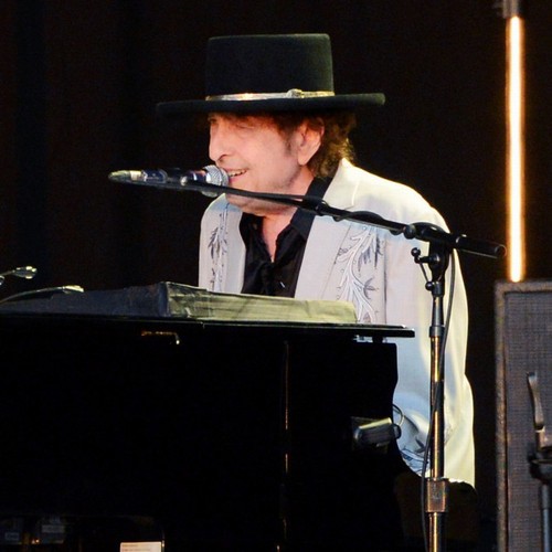 Bob Dylan thanks fans for being ‘music and art lovers’ on new tour – Music News