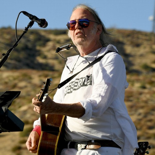 Neil Young working on multiple unfinished records – Music News