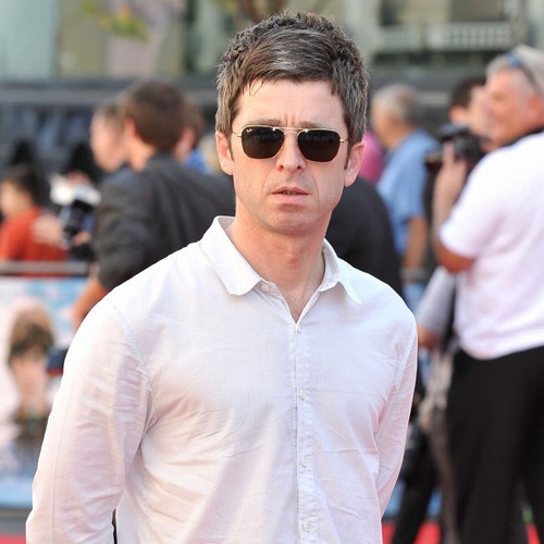 Noel Gallagher tells brother Liam to pick up the phone to ask for an Oasis reunion – Music News