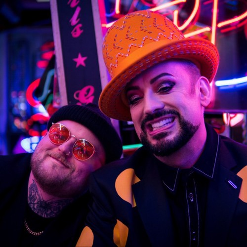 The Lottery Winners singer was ‘panicking in his boxers’ after accidentally hanging up on Boy George – Music News