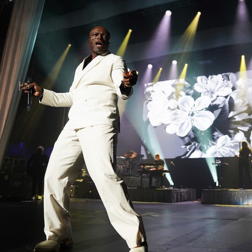 Seal reflects on 30 years in music: ‘I was able to sing my way out of poverty!’ – Music News