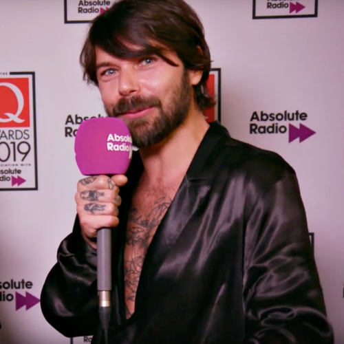 Biffy-Clyro-strive-to-bring-out-lots-of-sweat-and-tears-from-every-audience