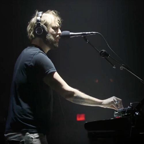 James-Blake-and-Bon-Iver-remixed-by-Dfalt-(Cassettes-Wont-Listen)