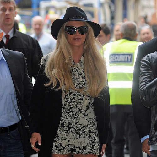 Britney Spears unimpressed by Ariana Grande's impression of her