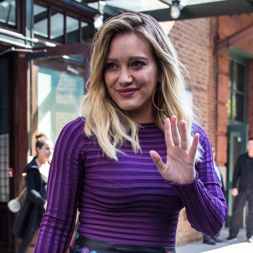 Hilary Duff apologises for insensitive Halloween costume