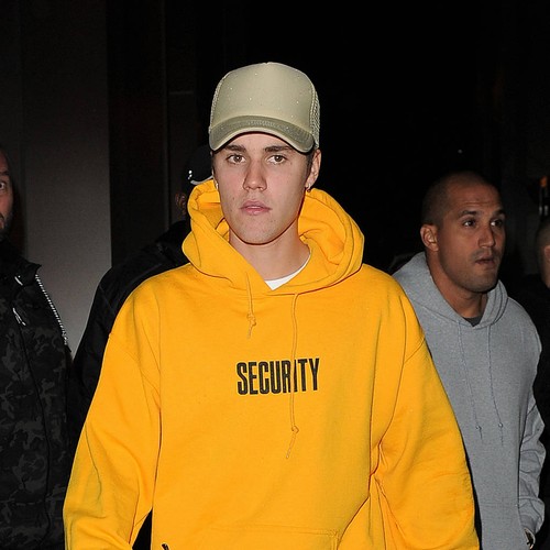 Justin Bieber's grandmother visits him in Scotland