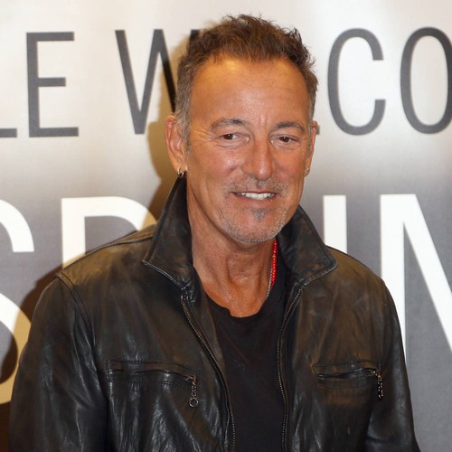 Diana Ross and Bruce Springsteen receive U.S. Presidential Medal of Freedom
