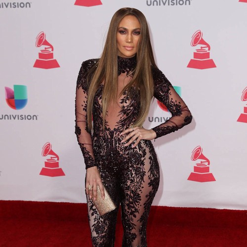 Jennifer Lopez and Drake share kiss on stage - report