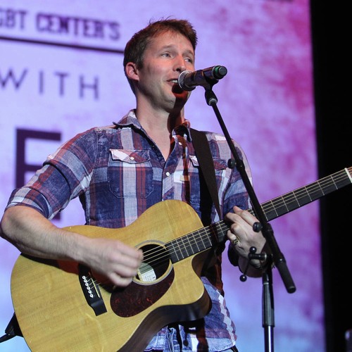 James Blunt still recovering from 'landlady' Carrie Fisher's death