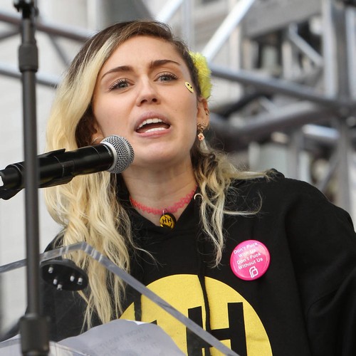 Top Hindu urges Miley Cyrus to take rumoured Indian wedding seriously