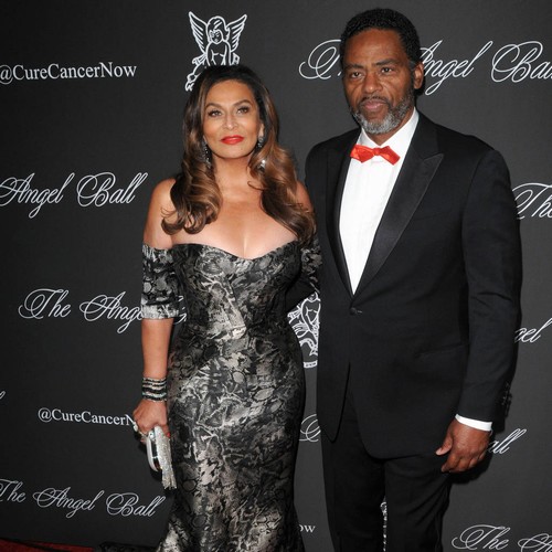 Tina Knowles opening theatre centre in California