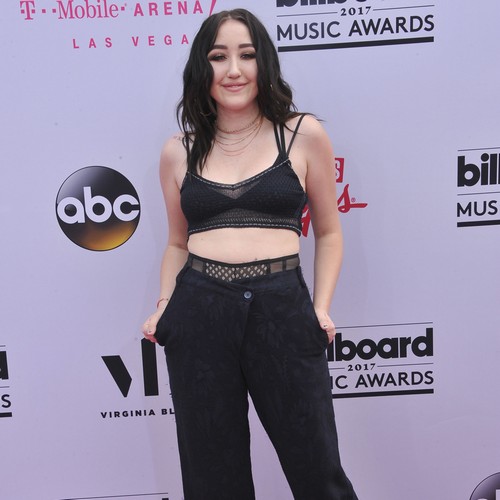 Noah Cyrus keen to step out of sister Miley's shadow