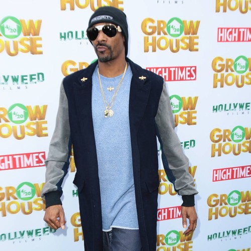 Snoop Dogg asks Simon Cowell for job on The X Factor U.K.