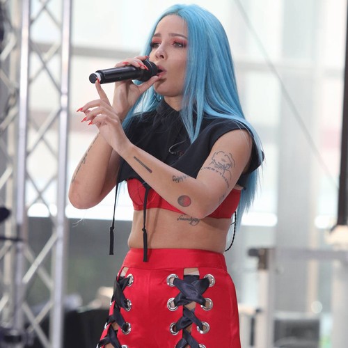 Russian fans praise 'brave' Halsey for speaking out against anti-gay laws