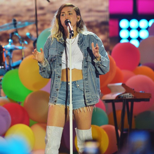 Miley Cyrus: 'I have too much living to do before I marry'