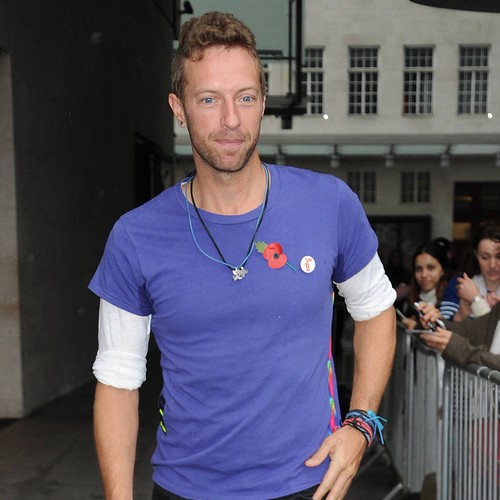 Chris Martin enjoys dinner date with Dakota Johnson - report