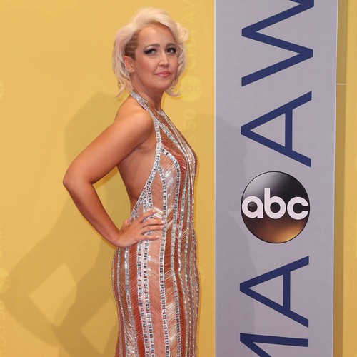Meghan Linsey urges country stars to point out Nashville predators