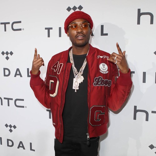 Rapper Meek Mill checks into prison