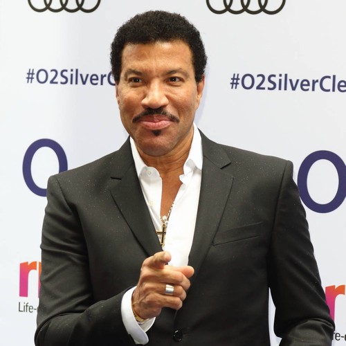 Lionel Richie axes Las Vegas show to help family escape from wildfire threat