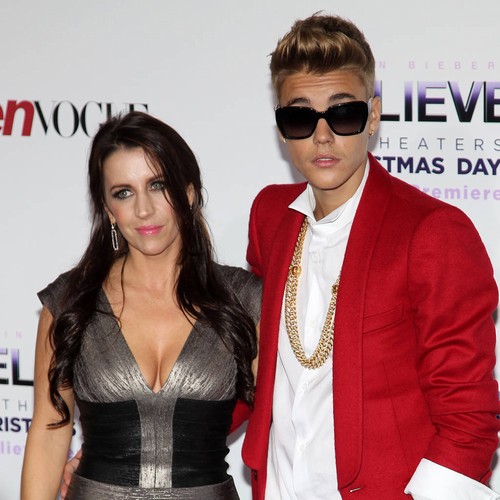 Justin Bieber's mum praises her 'amazing' son