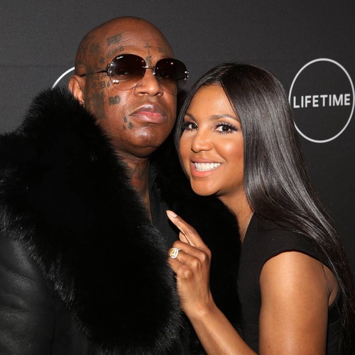 Toni Braxton: 'I'm not married - yet'