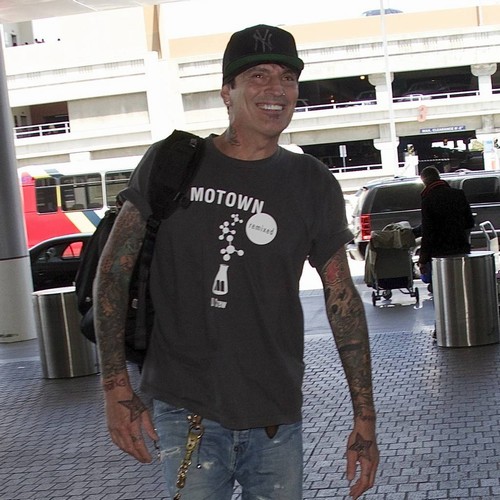 Tommy Lee engaged again