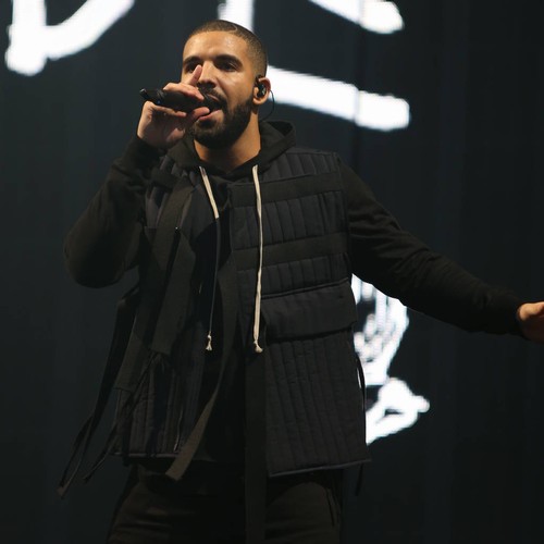 Drake treats Miami housekeeper to shopping spree