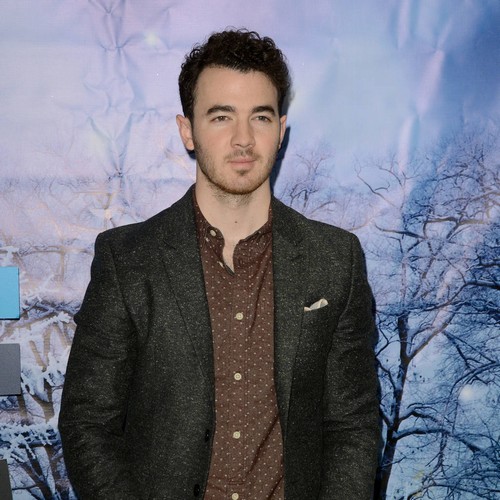 Jonas Brothers get tested for cancer after dad's battle with the disease