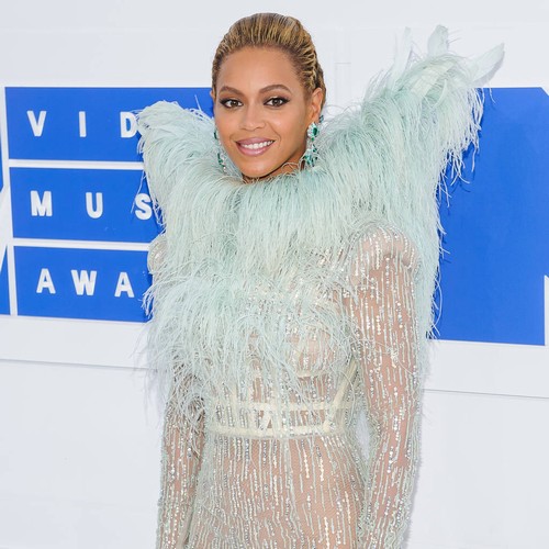 Beyonce and JAY-Z head to Jamaica to shoot tour footage