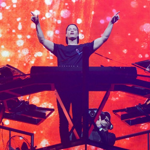 Kygo pays tribute to Avicii during Coachella set