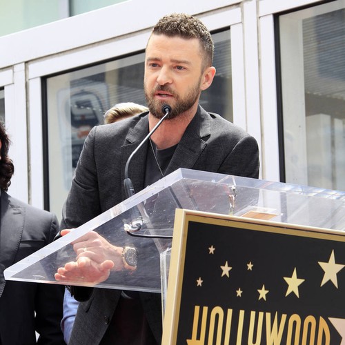 Justin Timberlake surprises elderly fan at Florida concert