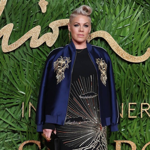 Gwen Stefani joins Pink onstage in Los Angeles