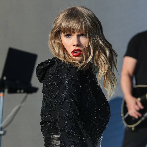 Taylor Swift shattering records on tour